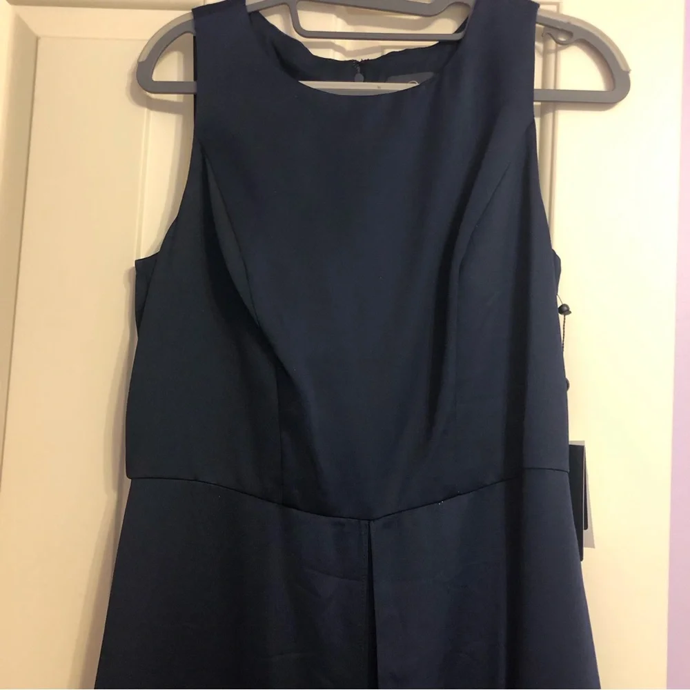 NWT Adrianna Papell Satin Crepe Jumpsuit Size 10 - Picture 7 of 7